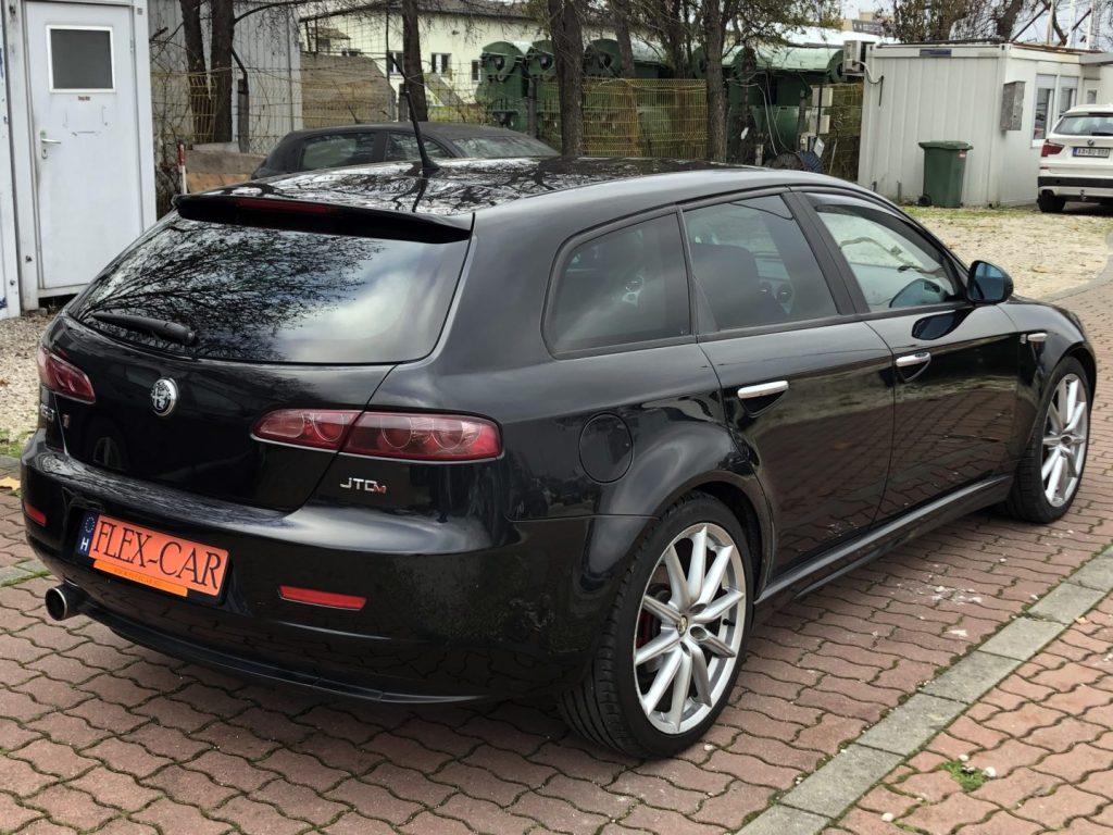 ALFA ROMEO 159 SW 1.9 JTD 16V TI (Automata) AUTOMATA-TI-FŰTHETŐ BŐRÜLÉS-XENON-SZERVIZKÖNYV!