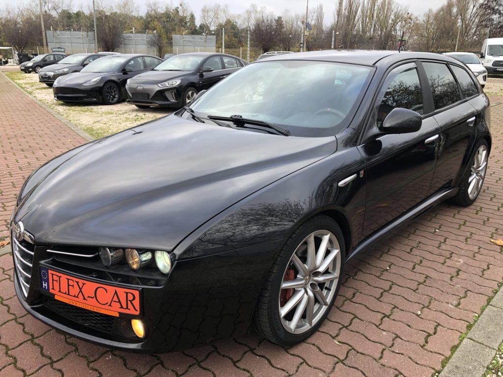 ALFA ROMEO 159 SW 1.9 JTD 16V TI (Automata) AUTOMATA-TI-FŰTHETŐ BŐRÜLÉS-XENON-SZERVIZKÖNYV!